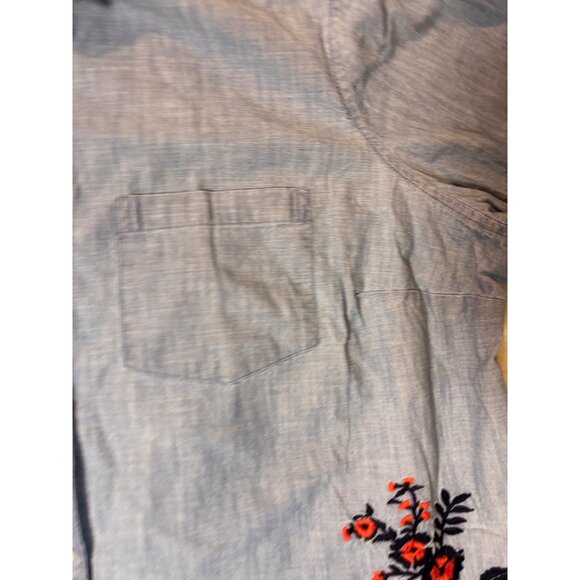 Womens Chambray Embroidered Floral Button-Up Shirt L Old Navy - Picture 5 of 14